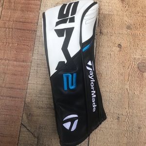 Taylor made 3 wood head cover.